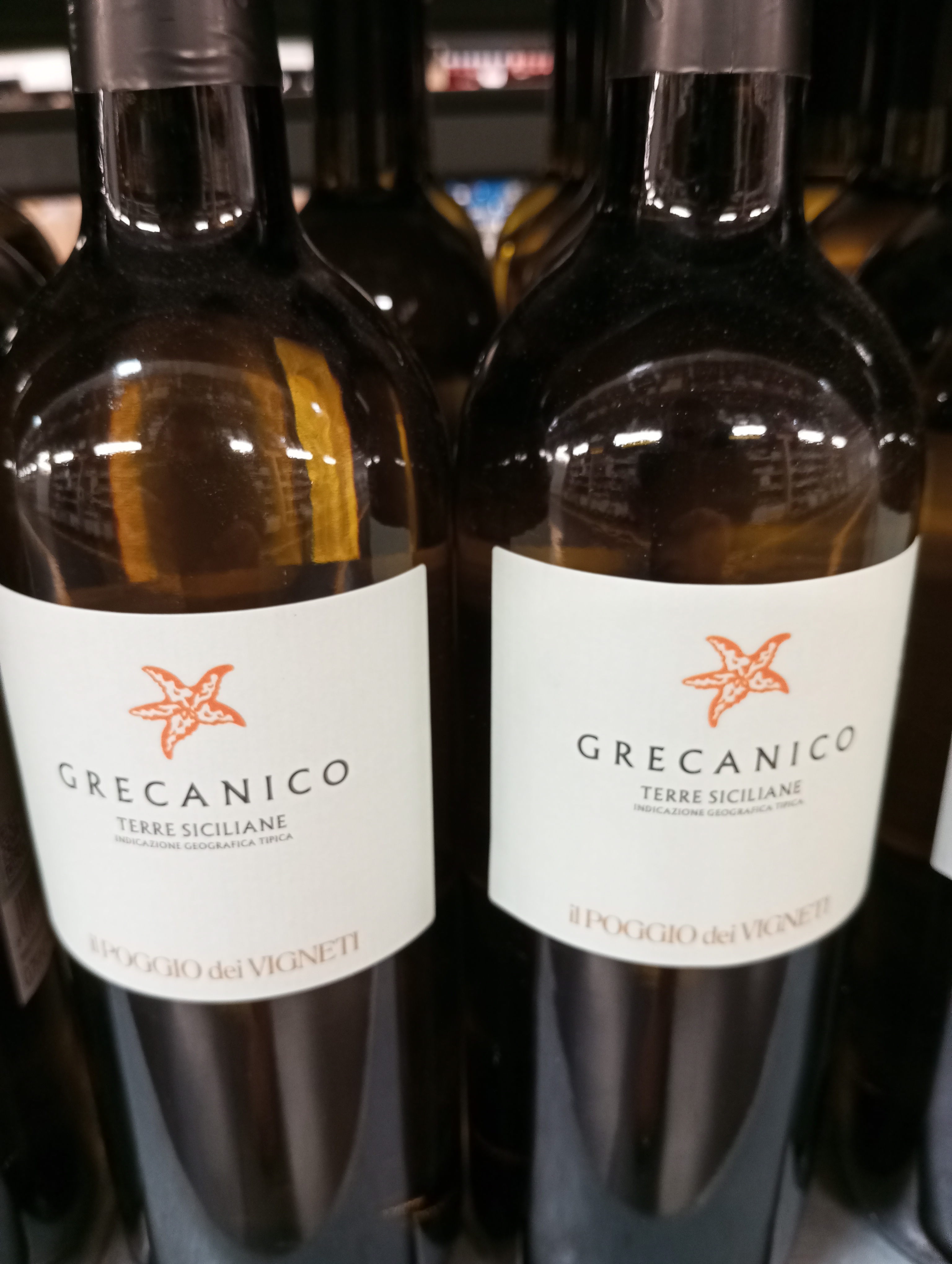 a picture of grecanico vino bianco sicilia